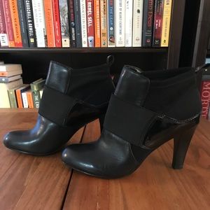 Ellen Tracy booties